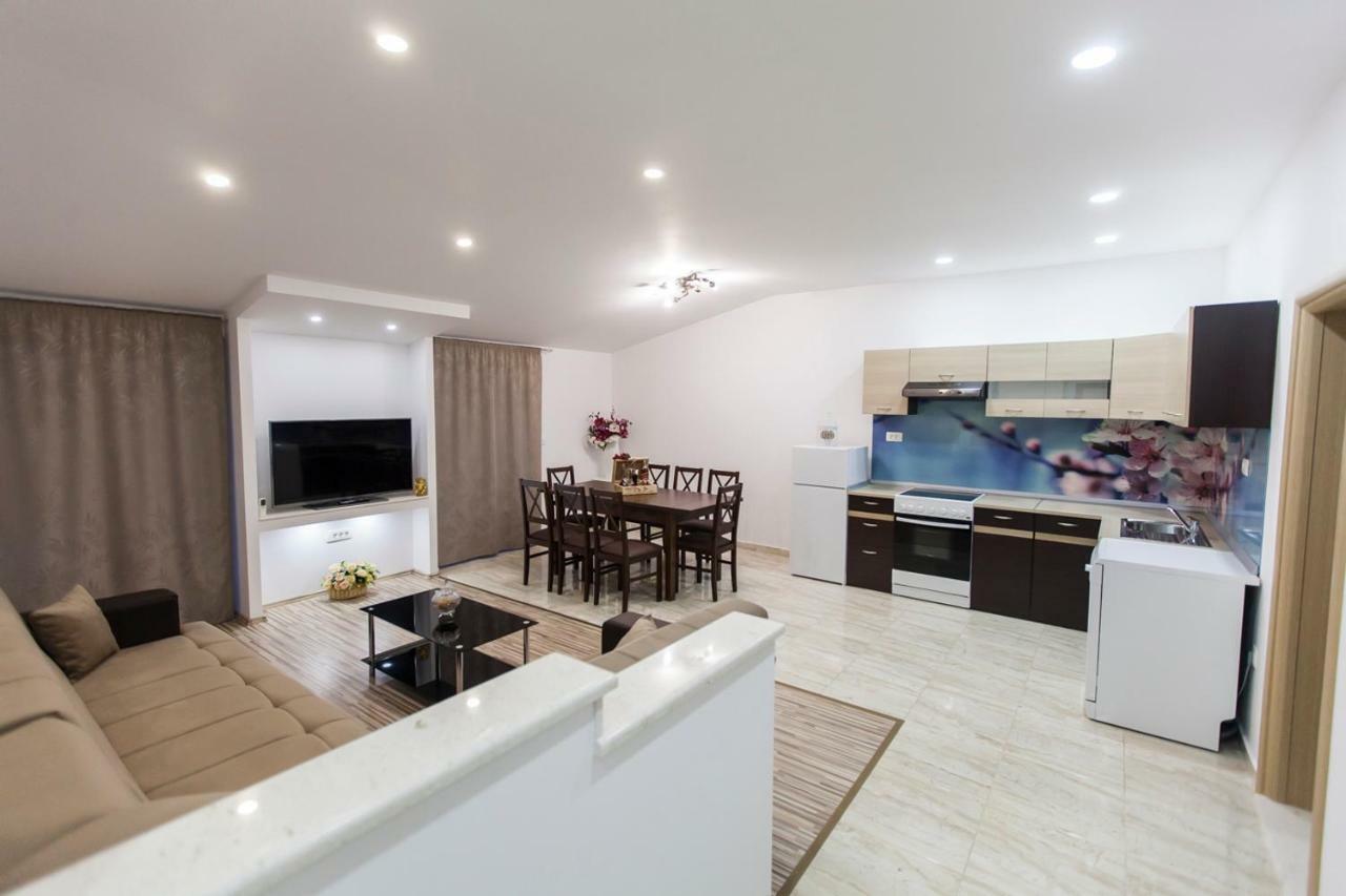 Apartment Dalmatia Kastela Ngoại thất bức ảnh