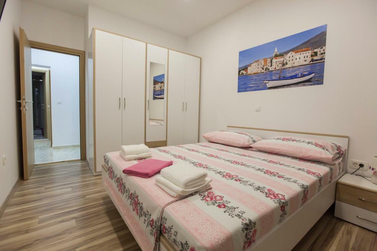 Apartment Dalmatia Kastela Ngoại thất bức ảnh